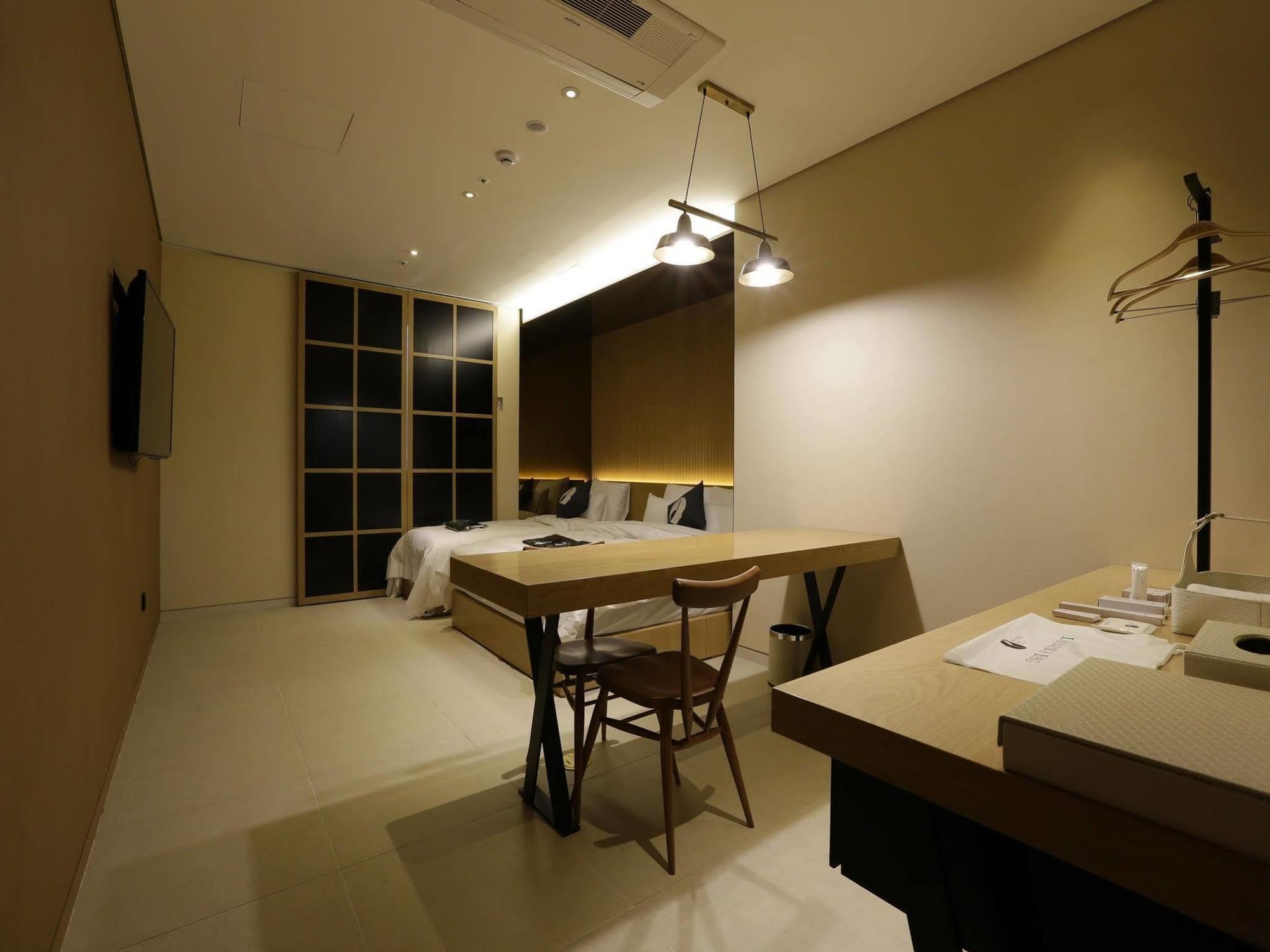 Hotel The Designers Инчон Екстериор снимка