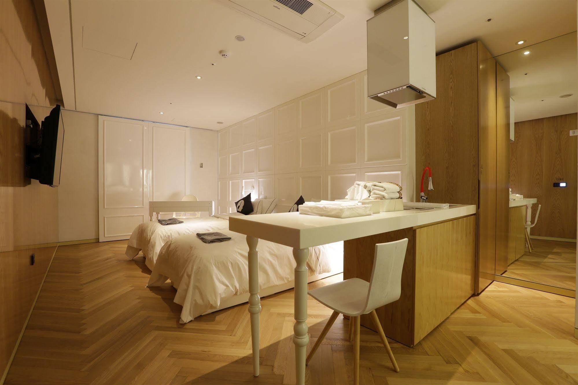 Hotel The Designers Инчон Екстериор снимка