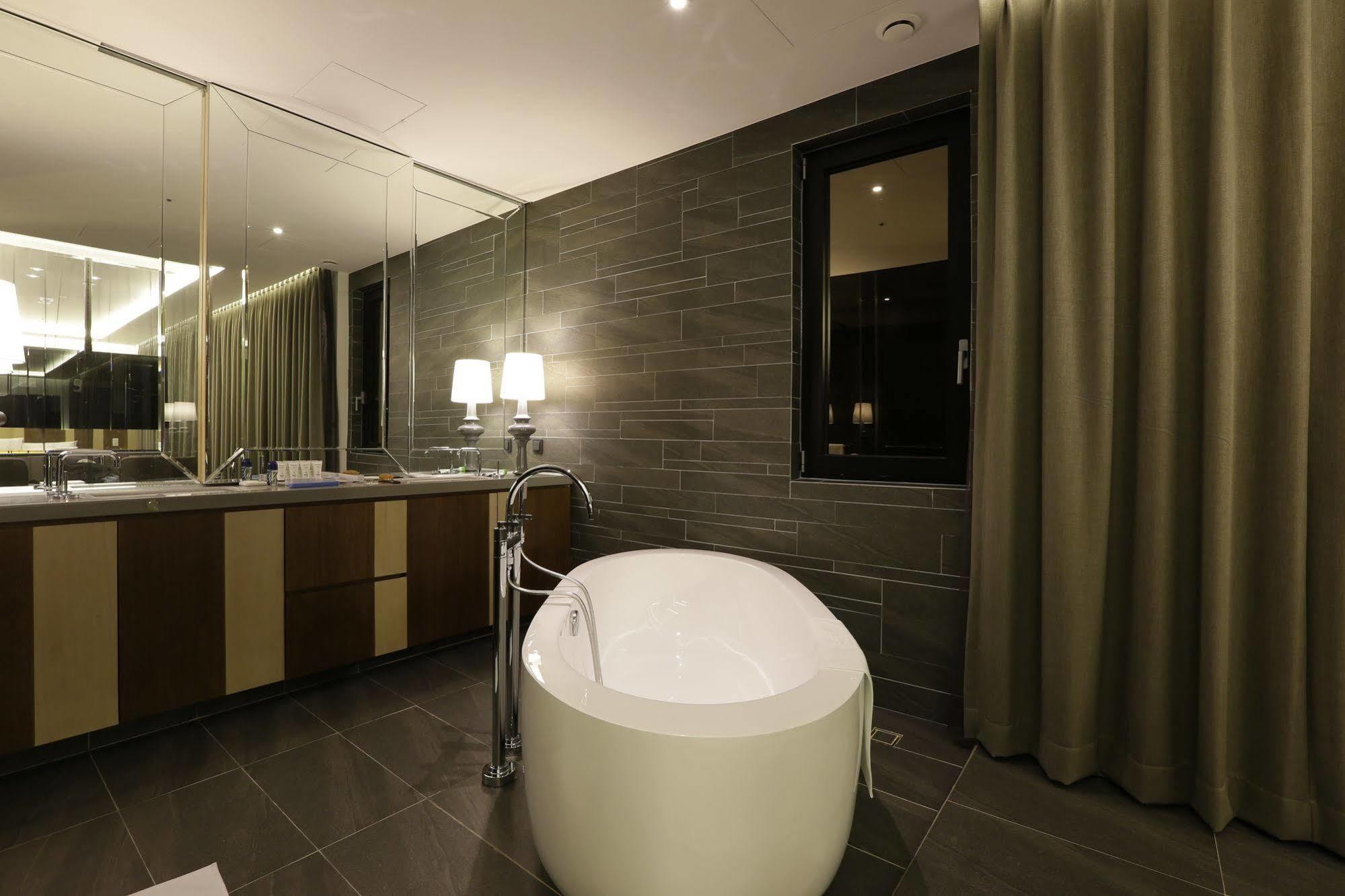 Hotel The Designers Инчон Екстериор снимка