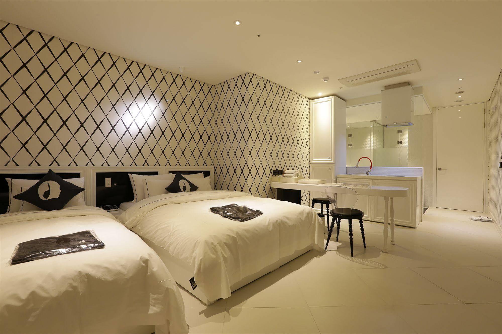 Hotel The Designers Инчон Екстериор снимка