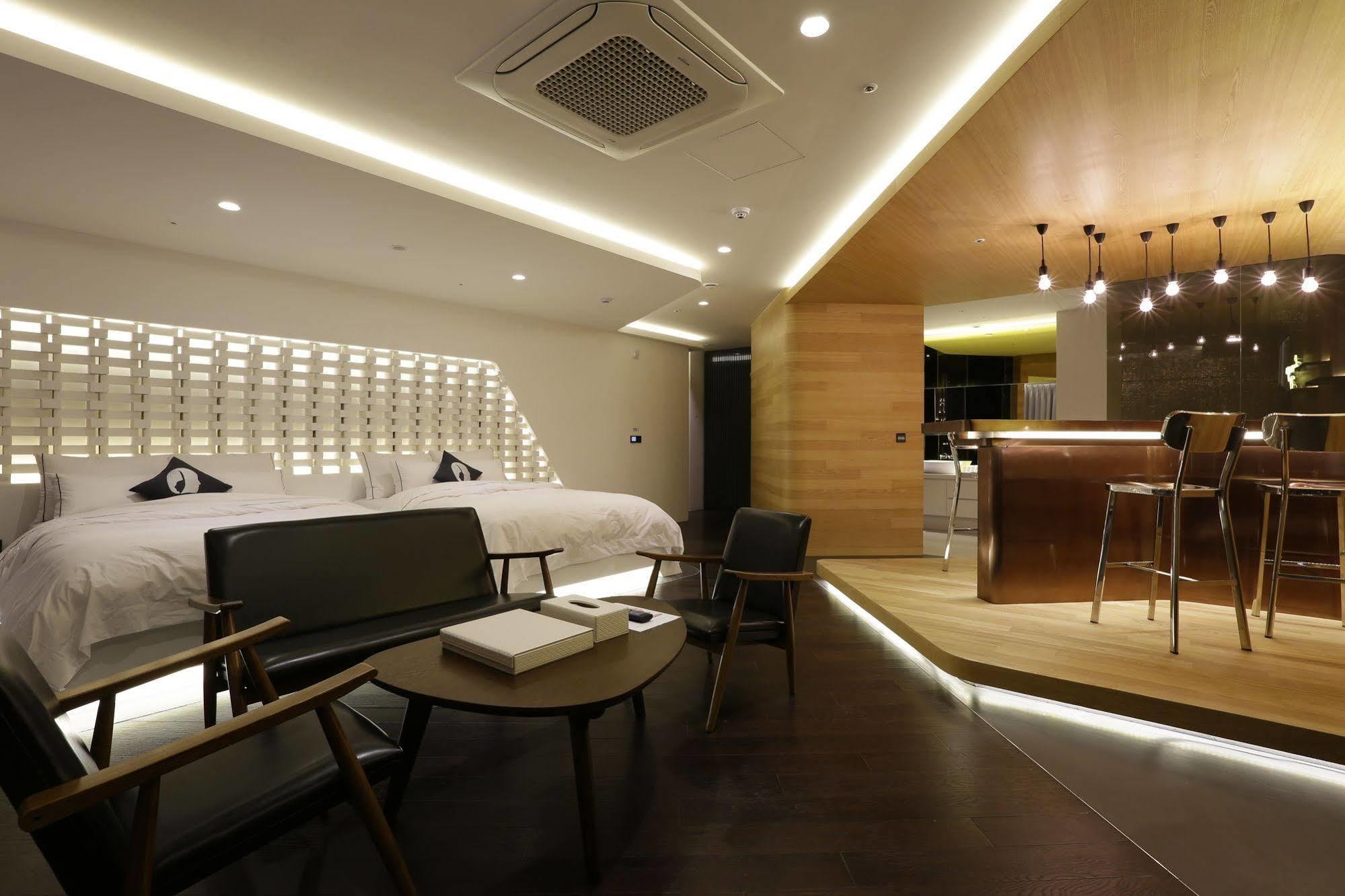 Hotel The Designers Инчон Екстериор снимка
