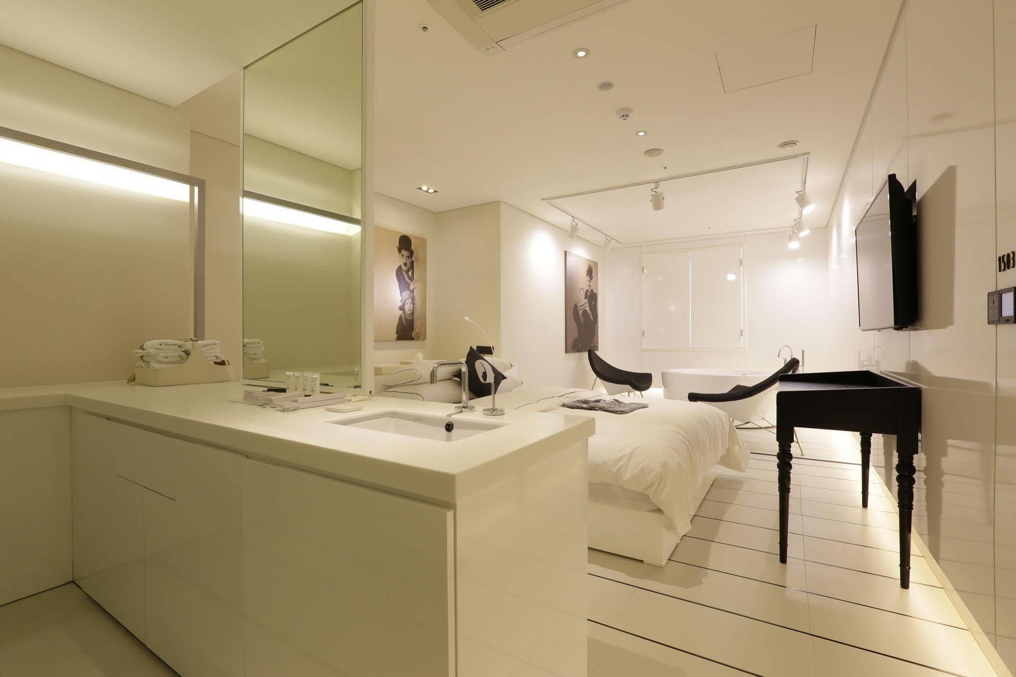 Hotel The Designers Инчон Екстериор снимка