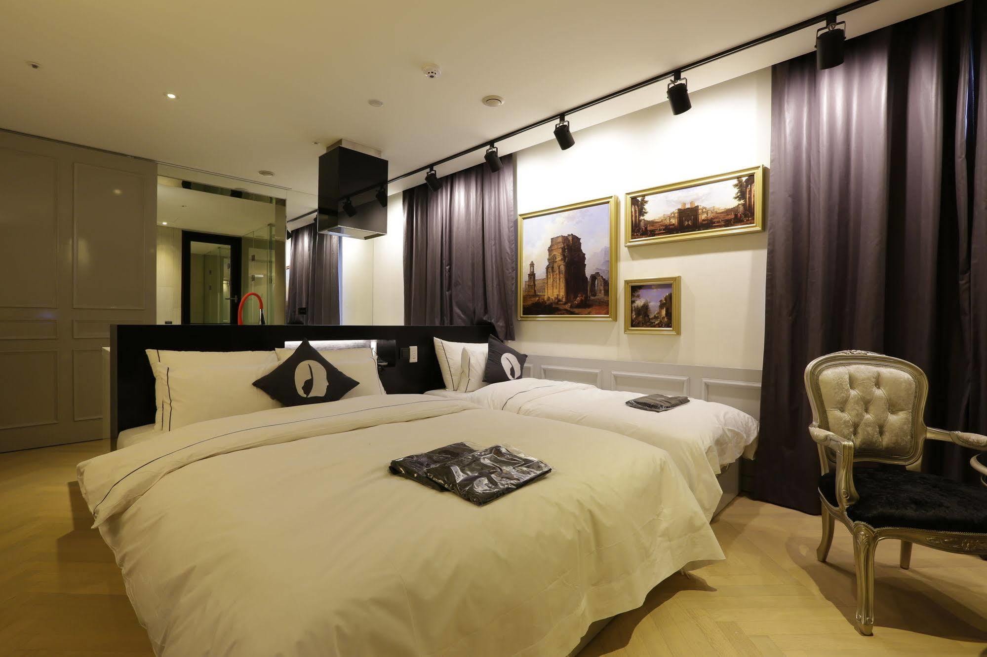 Hotel The Designers Инчон Екстериор снимка
